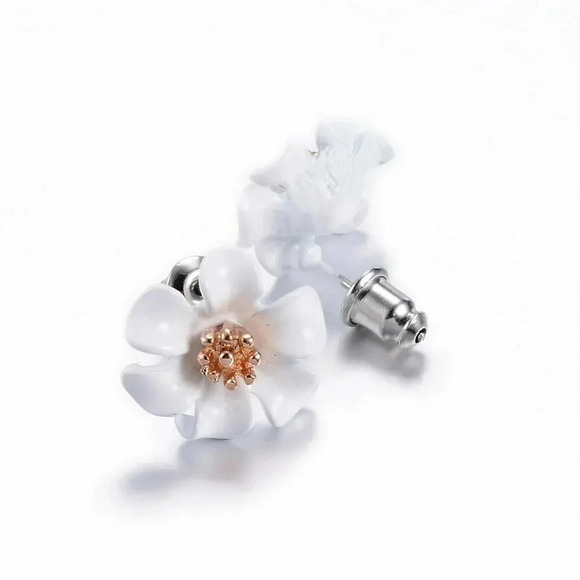 Elegant Retro White Enamel with Gold Stamen Tropical Flower Stud Earrings - Picture 2 of 2